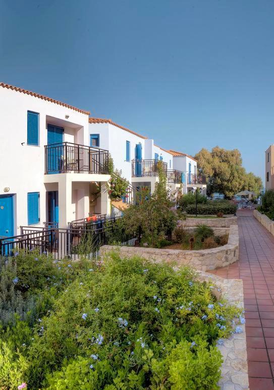 Margarita Beach Hotel Agia Marina Екстериор снимка