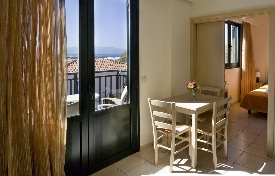 Margarita Beach Hotel Agia Marina Стая снимка
